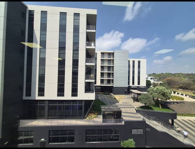178M² OFFICE TO LET IN GLENADRIENNE EAST